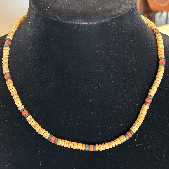 Vintage Hawaiian Puka Shell Necklace 16" - Picture 2 of 8